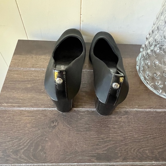 Donald Pliner Block Heels Size 7.5 M Black - Picture 10 of 11